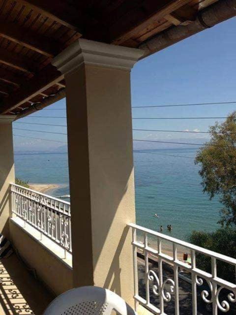 Ionian Mare Aparthotel Agios Ioannis Peristerion Buitenkant foto