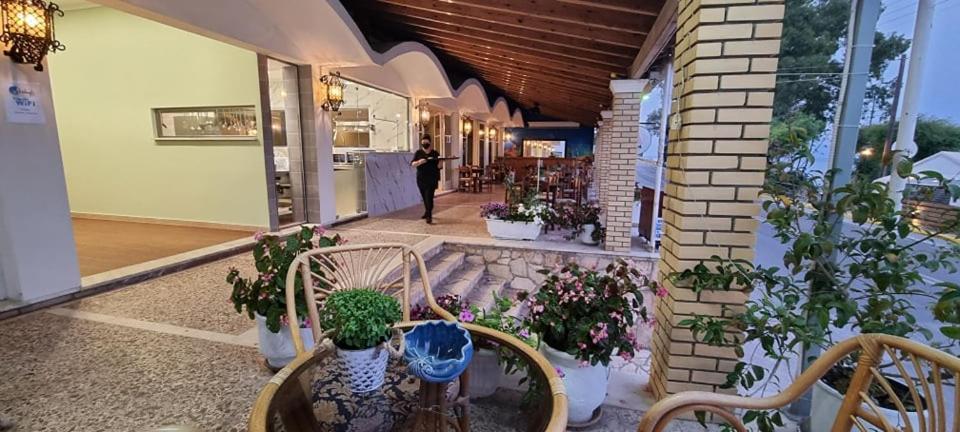 Ionian Mare Aparthotel Agios Ioannis Peristerion Buitenkant foto