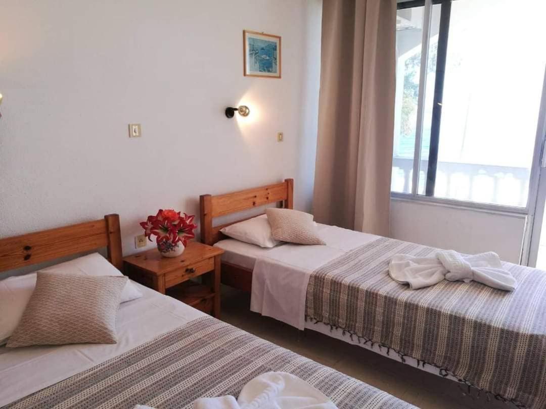 Ionian Mare Aparthotel Agios Ioannis Peristerion Buitenkant foto