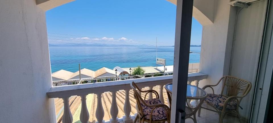 Ionian Mare Aparthotel Agios Ioannis Peristerion Buitenkant foto