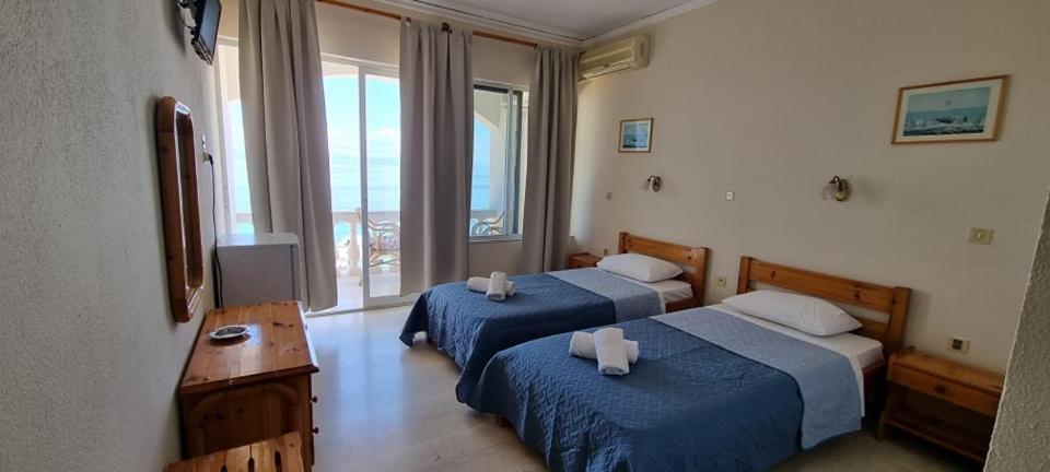 Ionian Mare Aparthotel Agios Ioannis Peristerion Buitenkant foto