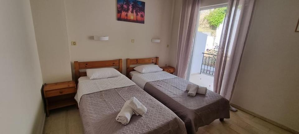 Ionian Mare Aparthotel Agios Ioannis Peristerion Buitenkant foto