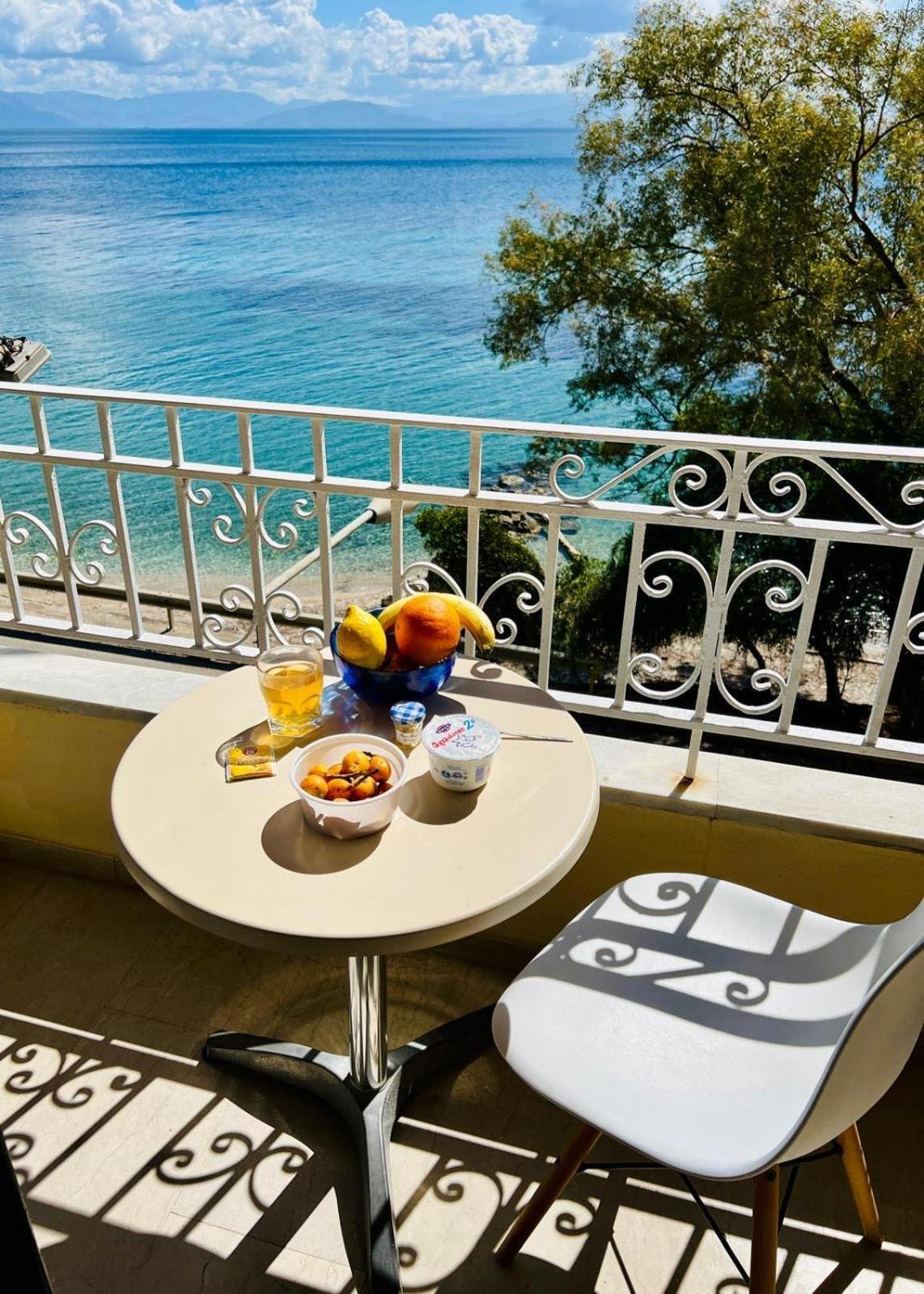Ionian Mare Aparthotel Agios Ioannis Peristerion Buitenkant foto