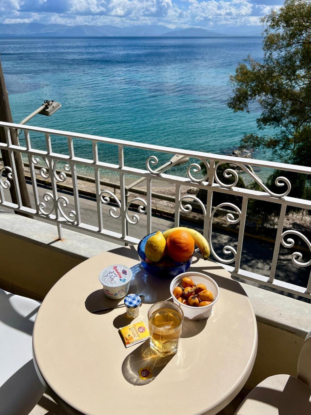 Ionian Mare Aparthotel Agios Ioannis Peristerion Buitenkant foto