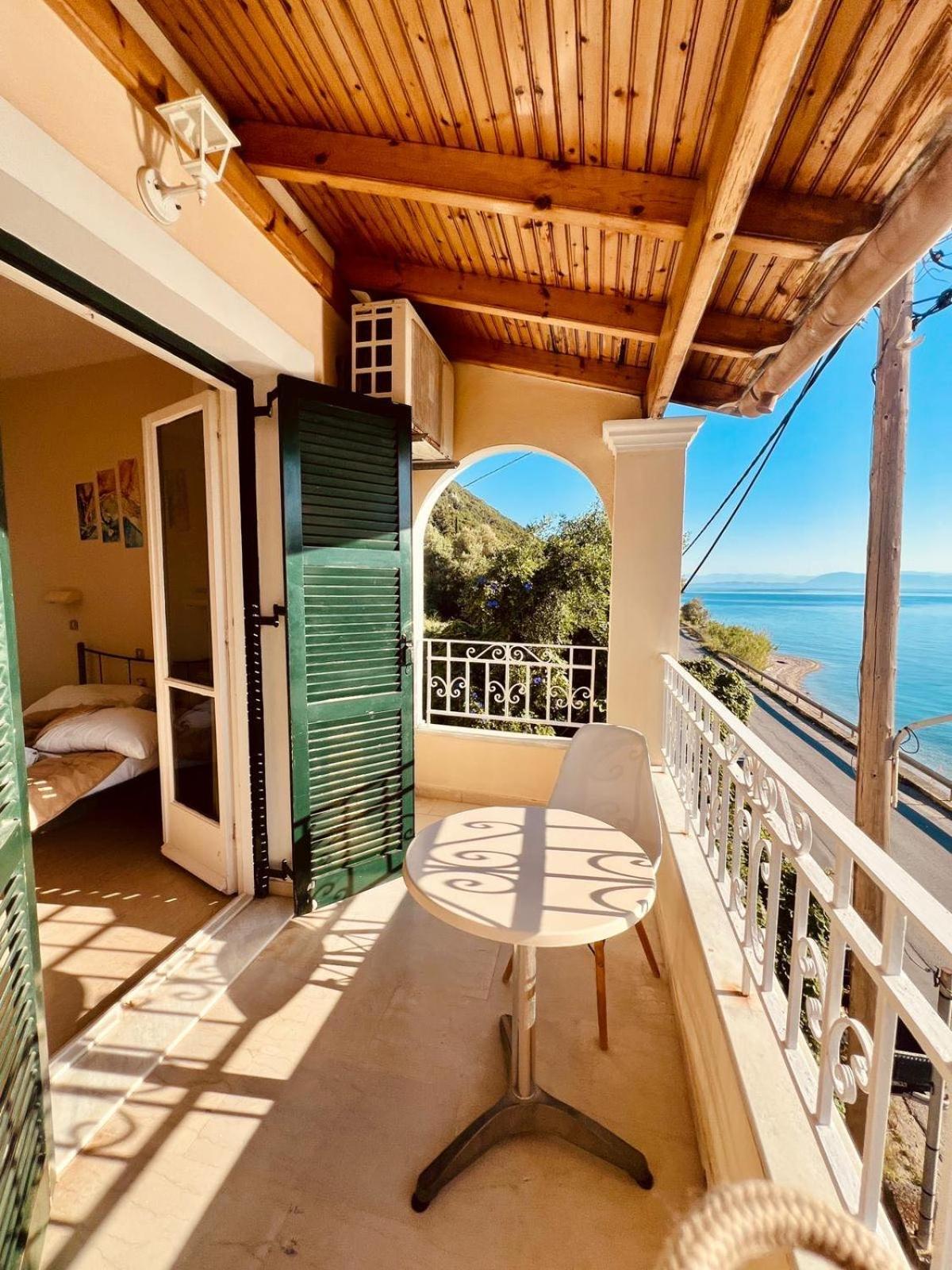 Ionian Mare Aparthotel Agios Ioannis Peristerion Buitenkant foto